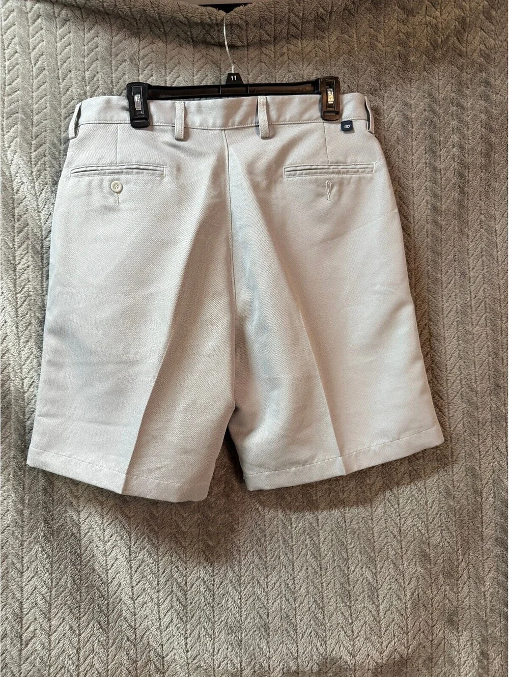 Dockers Men's Pleated Relaxed Fit Beige Polyester Shorts Waist 34